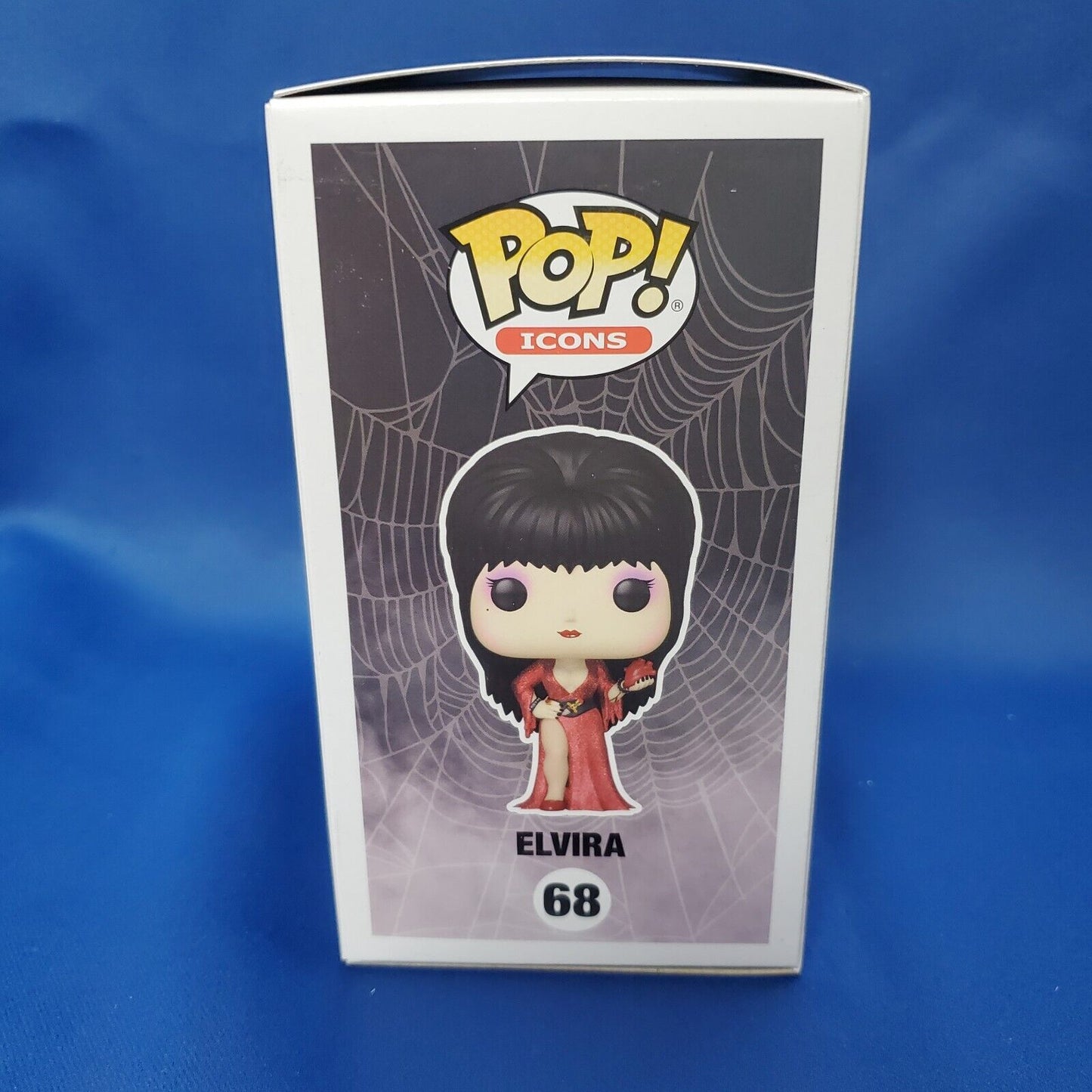 Funko POP 68 Elvira Diamond Red Glitter Dress 40 YEARS W Pop Protector