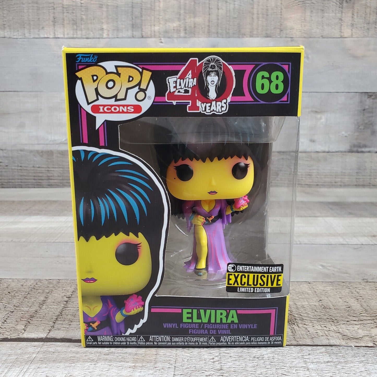 Funko POP 68 Elvira Black Light Glow 40 Years