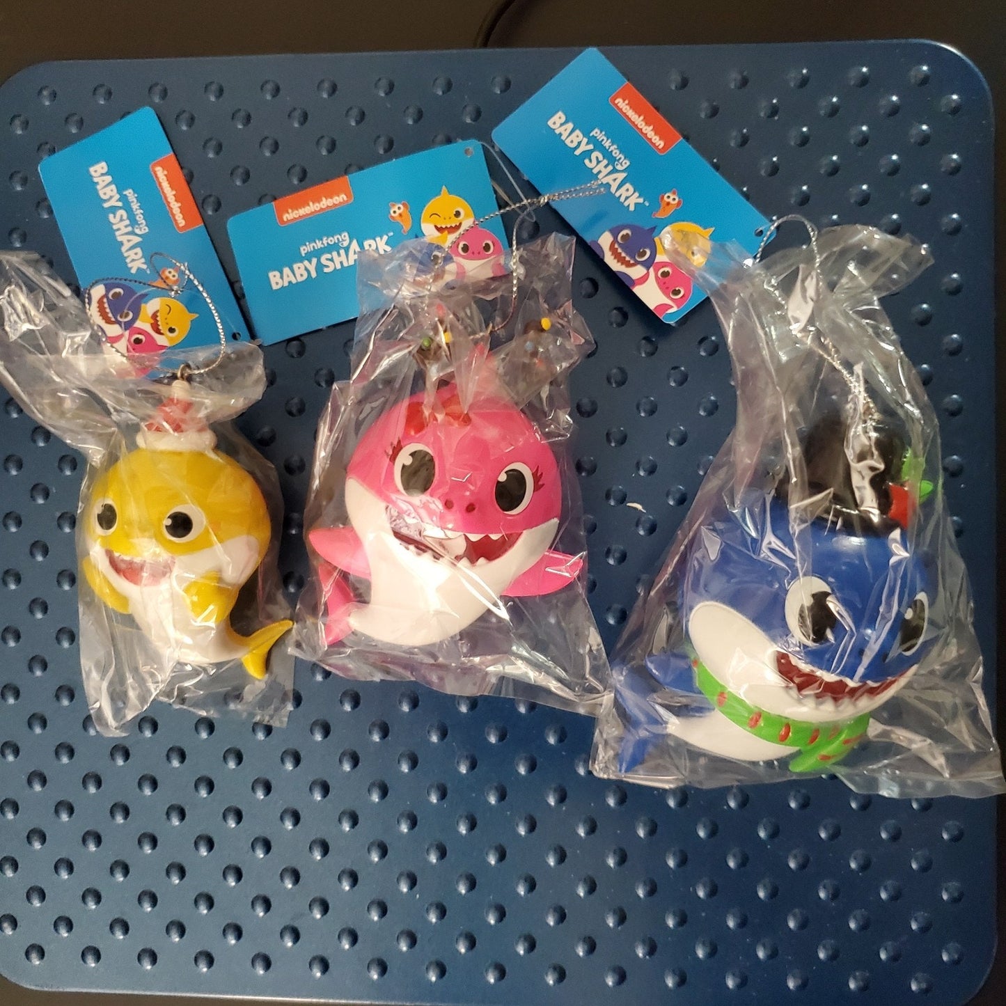Nickelodeon Baby Shark Family Dad Mom & Baby Christmas Ornament Set Of 3 New